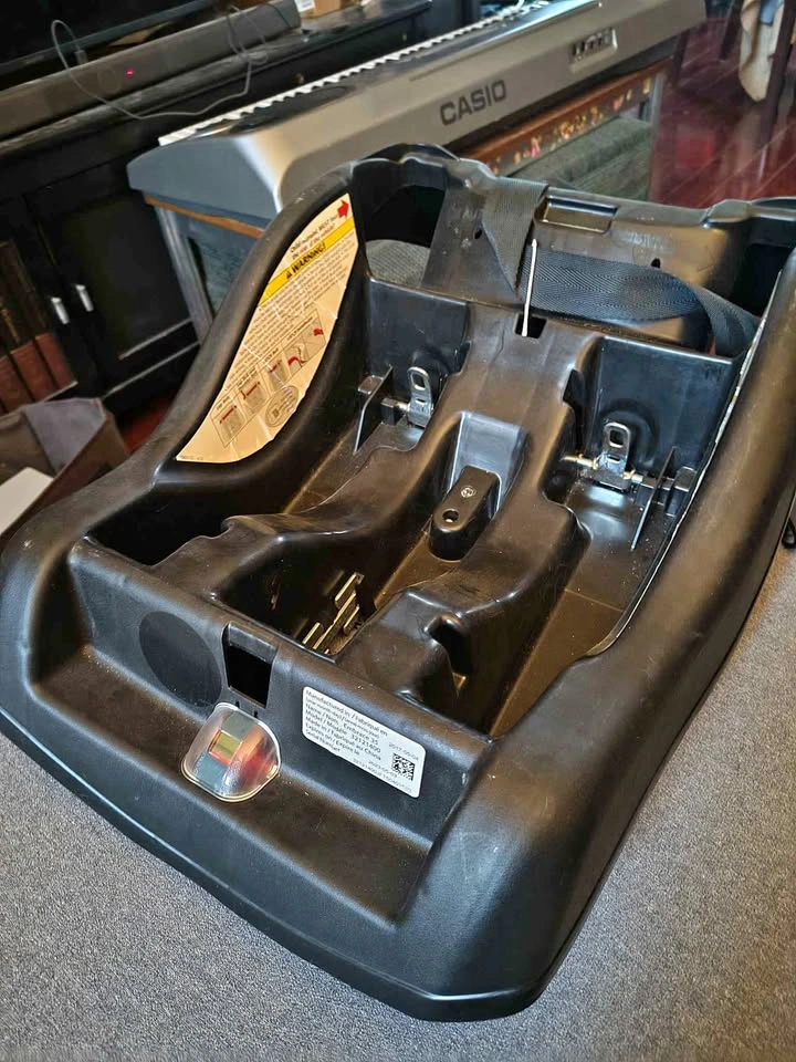 Click Connect Car Seat Base