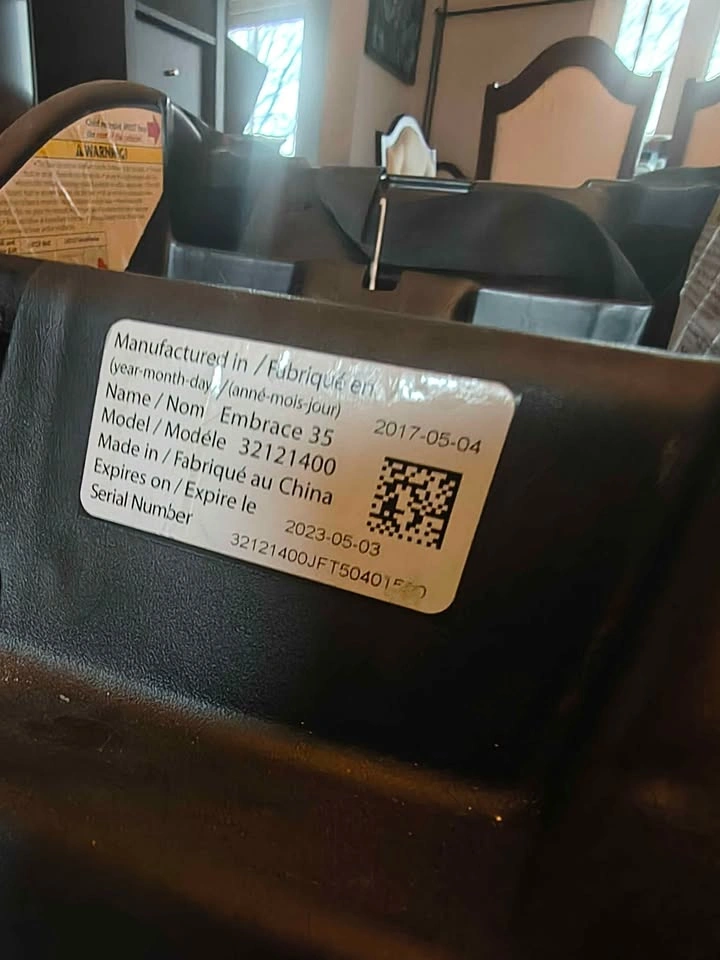 Click Connect Car Seat Base - photo 4