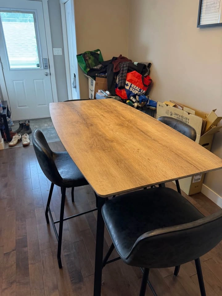 Counter-Height Dining Table with 4 Bar Stools - photo 3