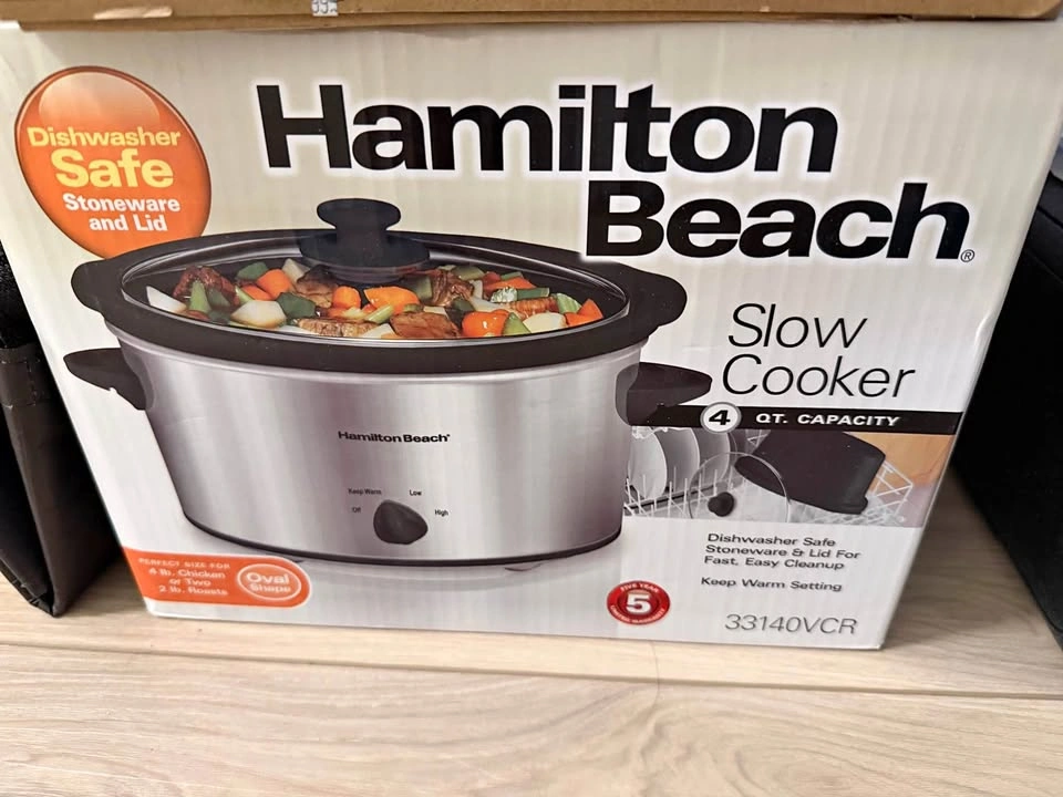 Slow cooker