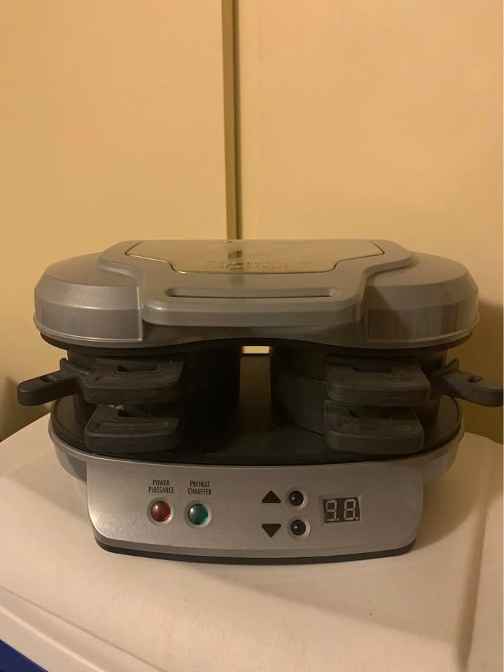 Hamilton Beach Dual Breakfast Sandwich Maker - photo 2