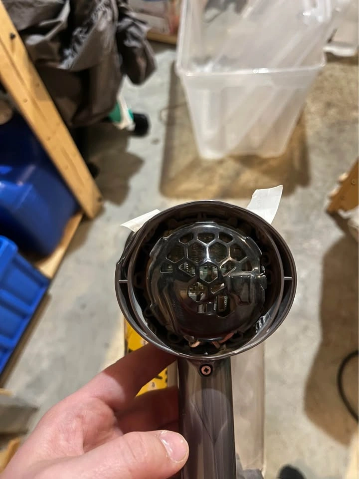 Dyson V8 Cordless Vacuum - photo 3