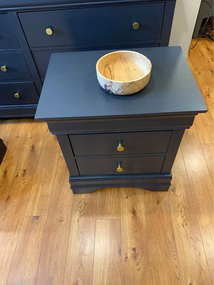 Modern Wood Dresser and Night Stands Set (3 pieces) - photo 4