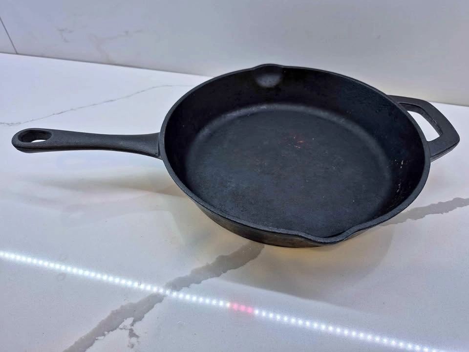 Cast Iron Skillet - 10"