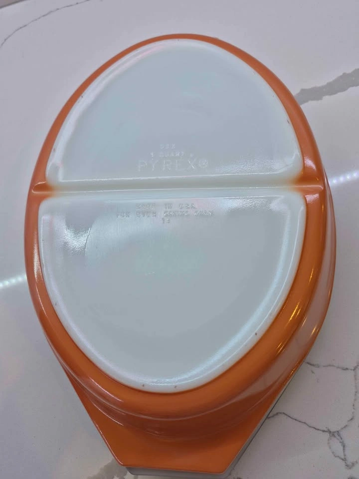 Vintage Pyrex 063 Divided Casserole Dish with Lid - photo 4