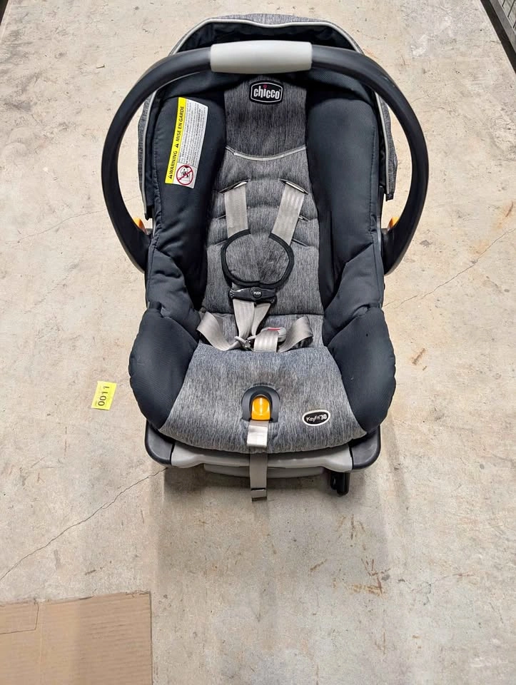 Baby Car Seat - Chicco Bravo Keyfit 30