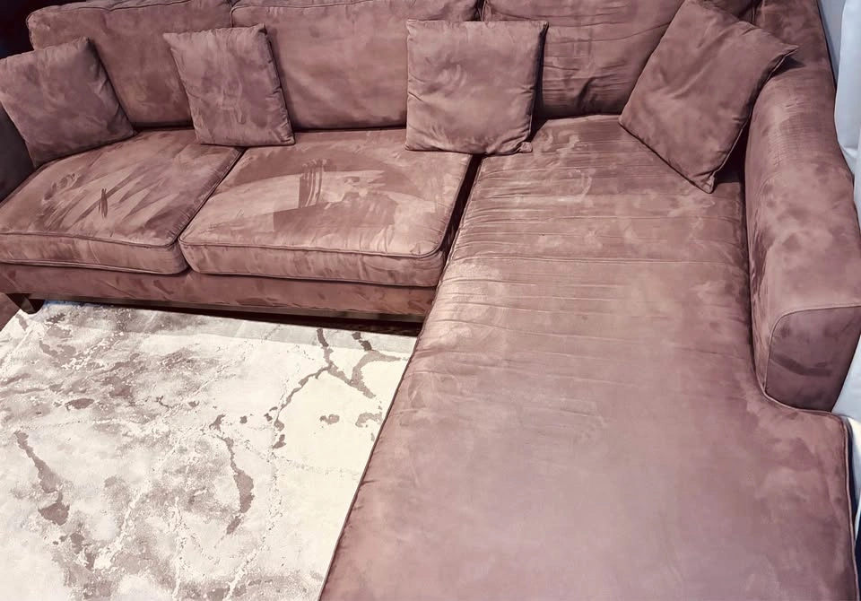BROWN MICROFIBRE SECTIONAL WITH CHAISE - photo 3