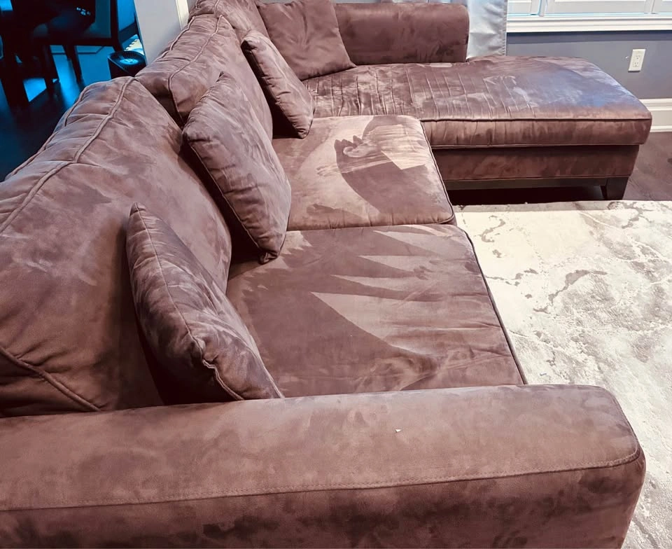 BROWN MICROFIBRE SECTIONAL WITH CHAISE - photo 4