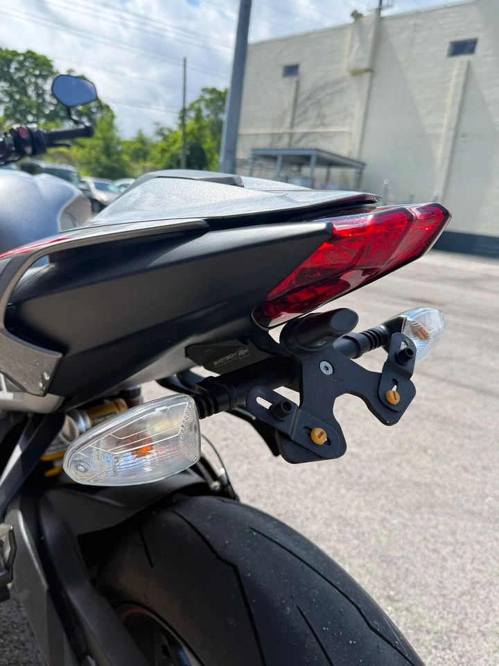 2021 Triumph Street Triple RS - photo 5