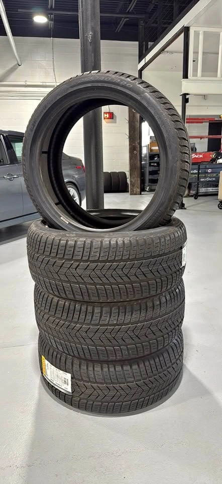 Pirelli Winter Sottozero 3 Tires 255/40R20