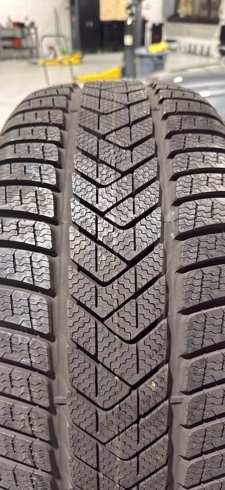 Pirelli Winter Sottozero 3 Tires 255/40R20 - photo 3