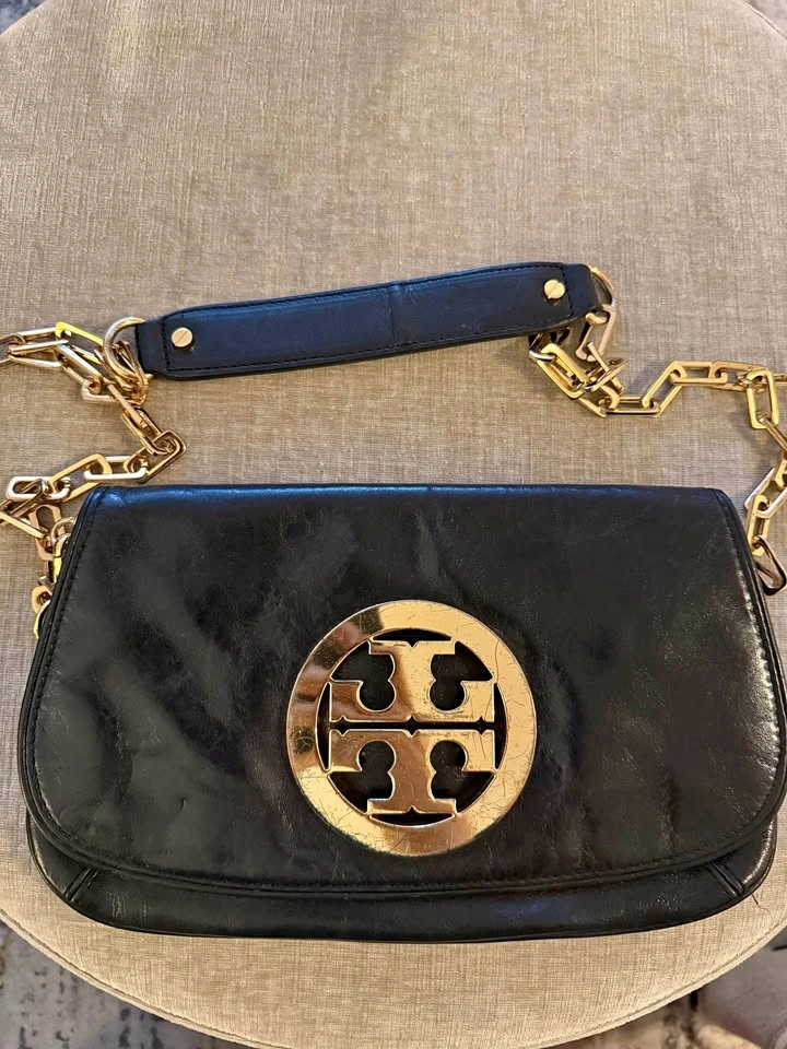 Authentic Tory Burch Black Leather Chain Shoulder Bag – Gold Log