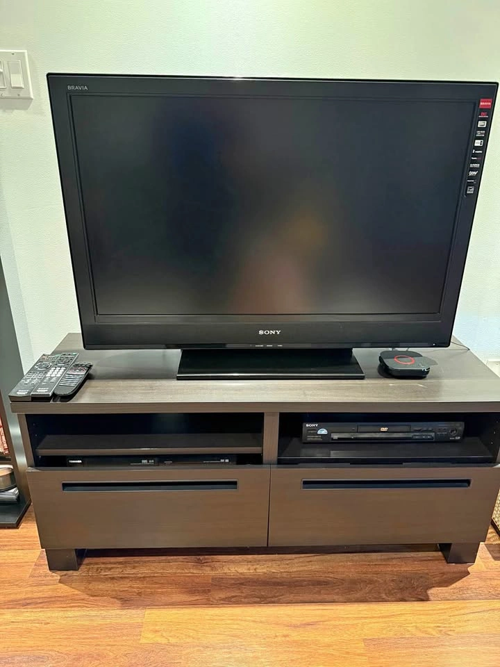 Sony Bravia 40" LCD HDTV – KDL-40S3000