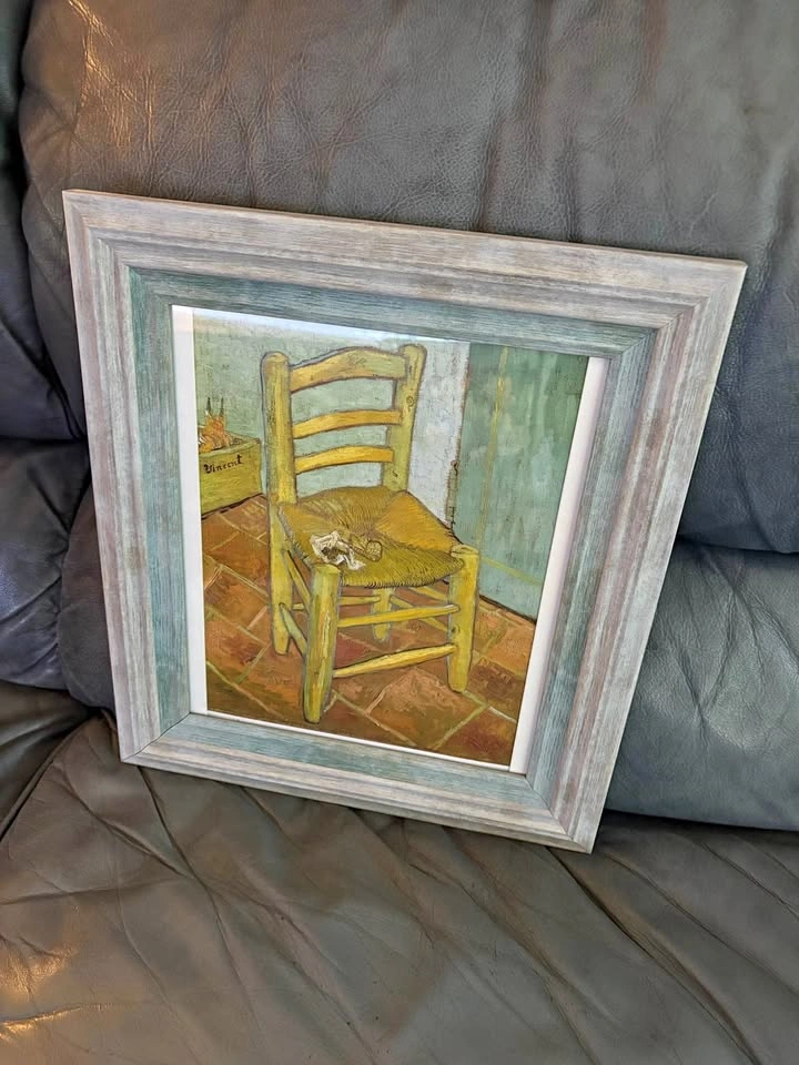 Vintage Framed Art Print – Van Gogh's Chair (1888)