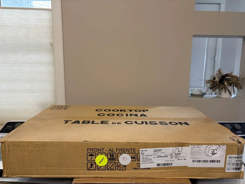 Frigidaire Gallery 36” Electric Cooktop - Brand New - photo 2