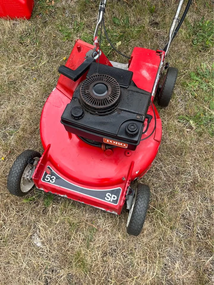 Toro Self-Propelled Gas Lawn Mower – Starts Easily – Runs Well - photo 5