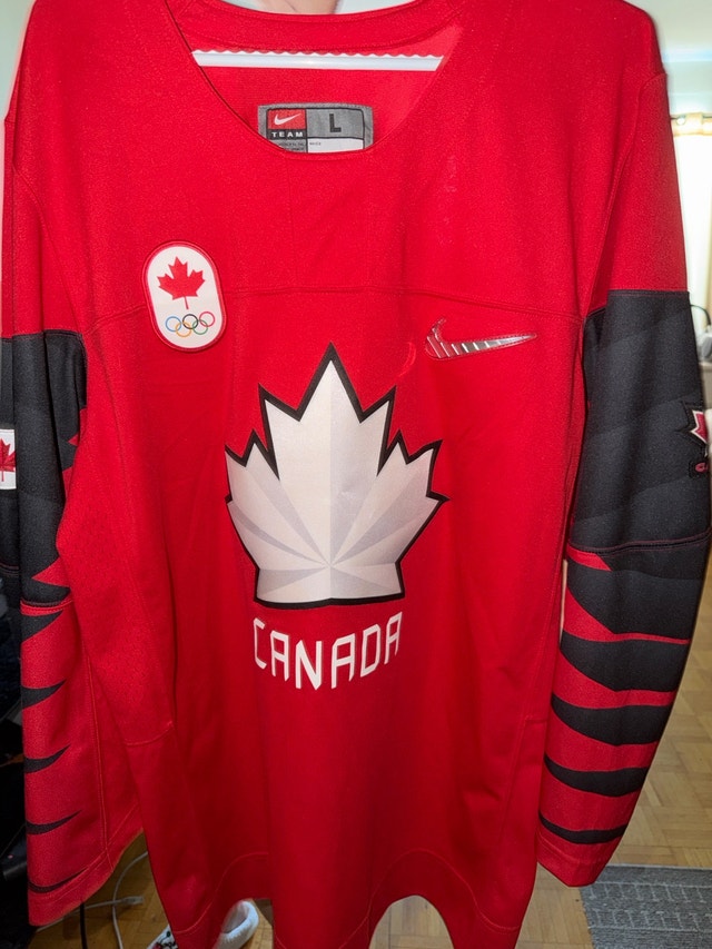 Large Canada Olympics Jersey