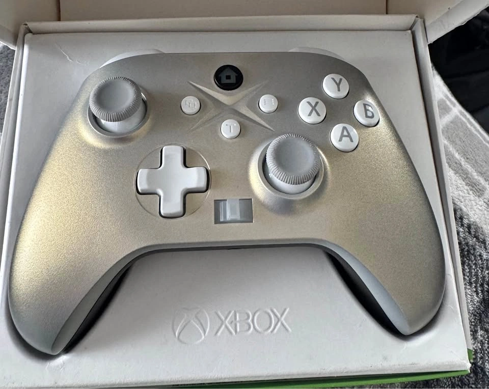 Xbox Wireless Controller Lunar Shift Special Edition