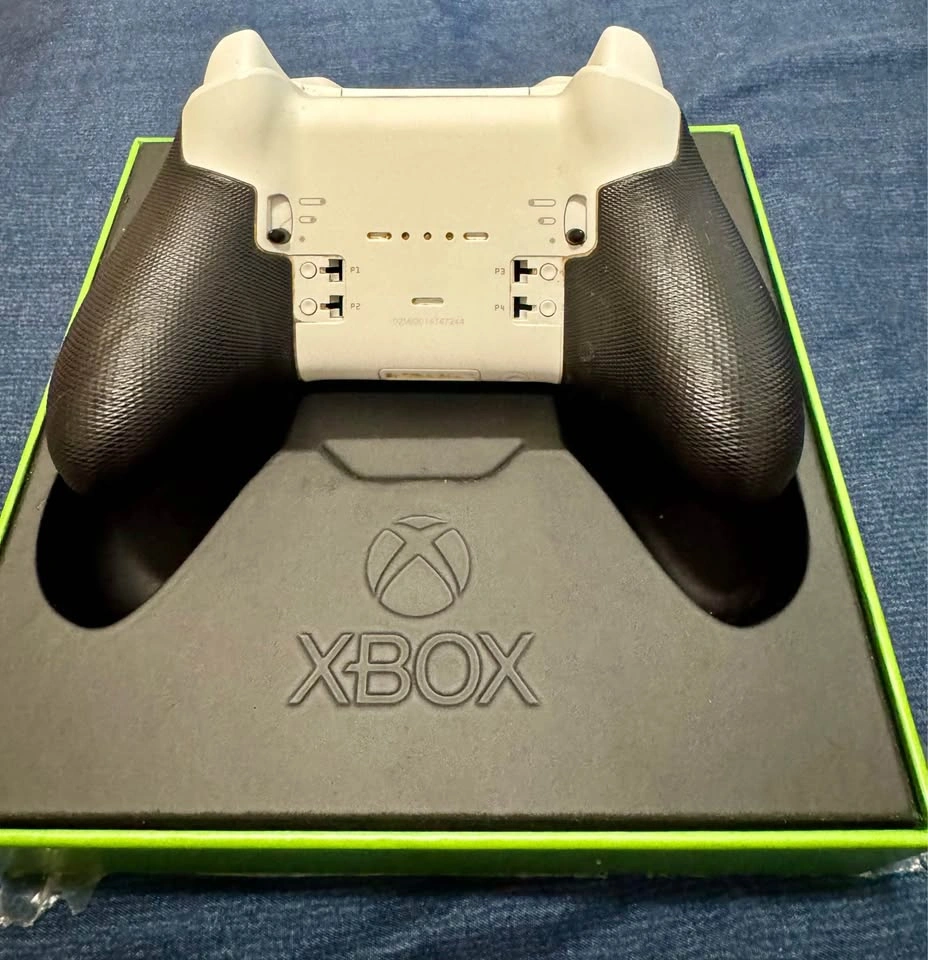 Xbox Elite Series 2 Controller White - photo 2