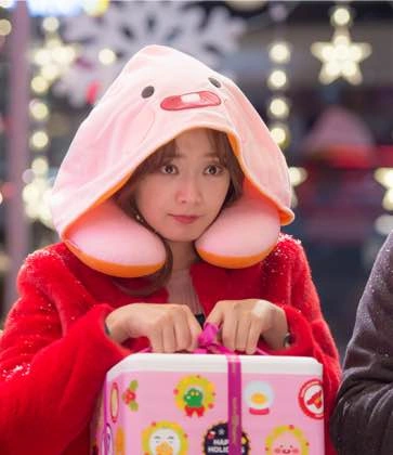 Kakao Friends x Baskin Robbins Reversible Neck Pillow - photo 3