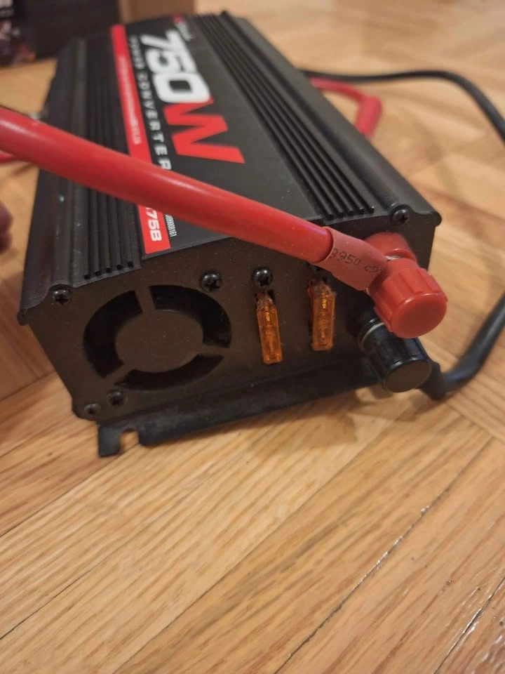 Schumacher 750w inverter - photo 3