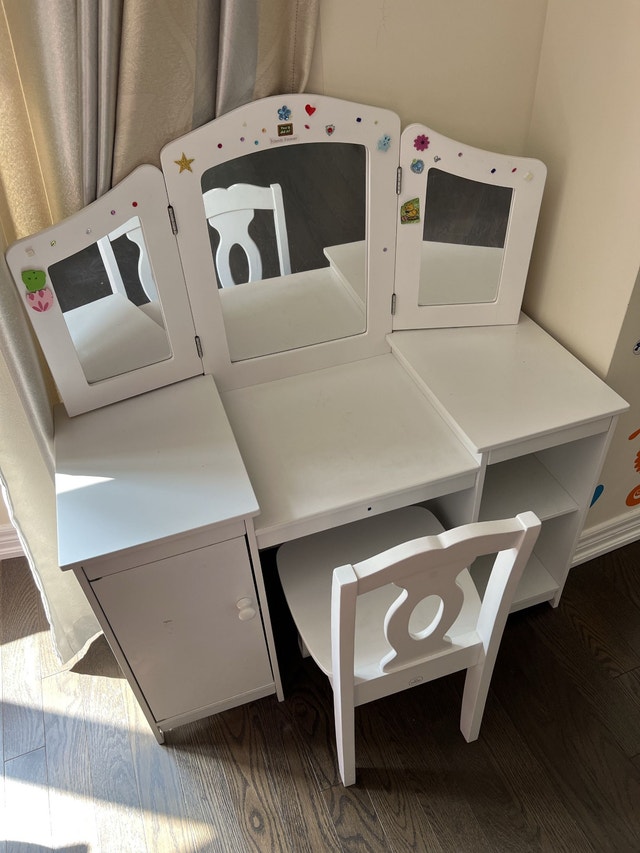 Costzon Kids Princess Vanity Set with Chair & Tri-Fold Mirror
