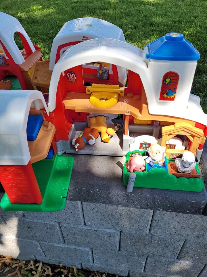 Fisher Price Deluxe Barn Set