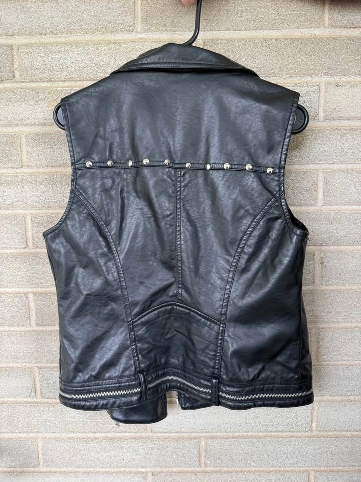 Fake leather vest - Size M - photo 2
