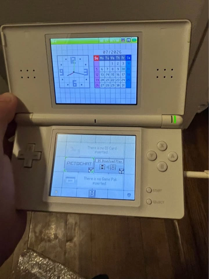 Nintendo DS Lite (White) + 5 Games - photo 3