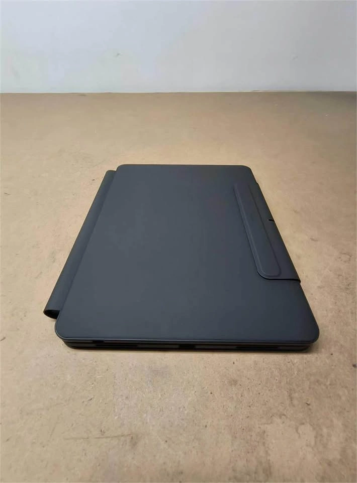 ESR iPad Pro 13 Inch Case with Keyboard - photo 3