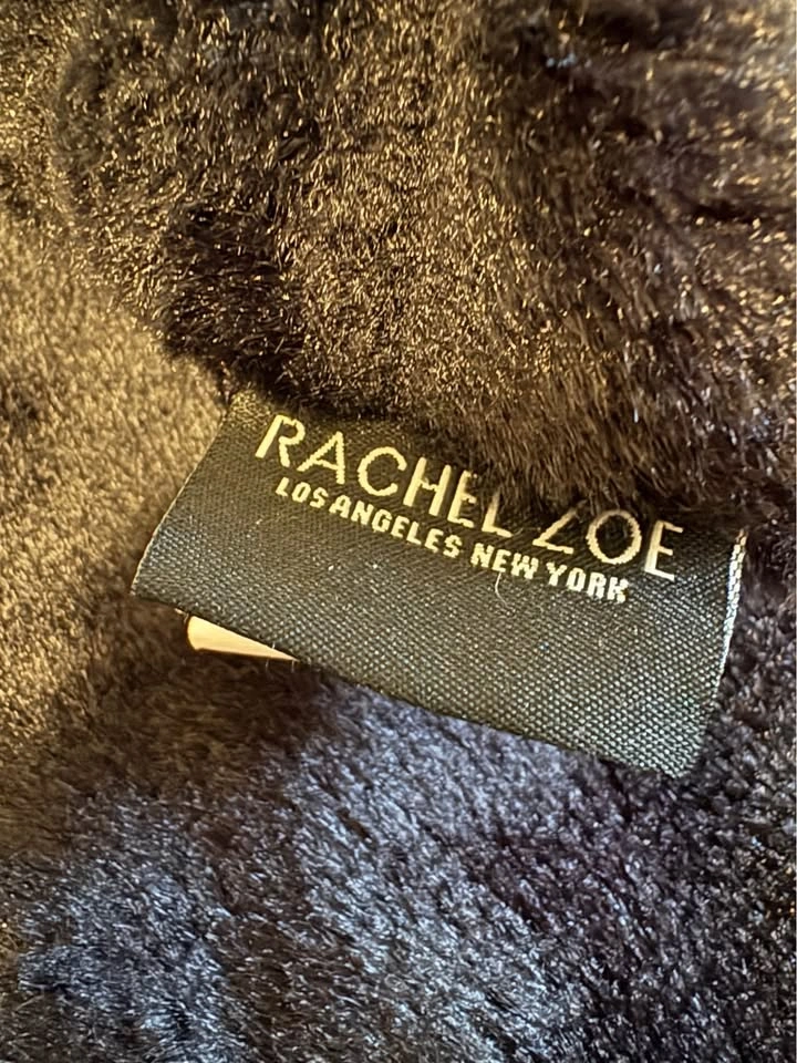 Rachel Zoe Luxury Faux-Fur Queen Comforter – Ultra Soft Black - photo 2