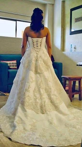 Wedding Dress (vintage) Try-on Available