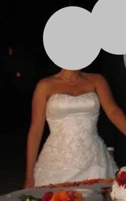Wedding Dress (vintage) Try-on Available - photo 4