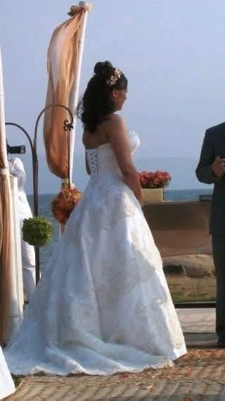 Wedding Dress (vintage) Try-on Available - photo 5