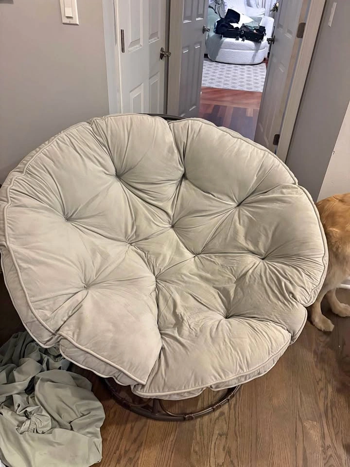 Round Papasan chair