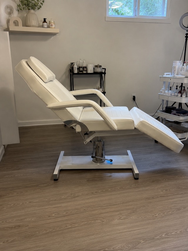 Hydraulic Beauty Chair / Treatment Bed - photo 2