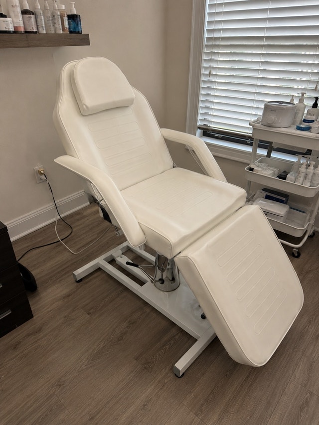 Hydraulic Beauty Chair / Treatment Bed - photo 3