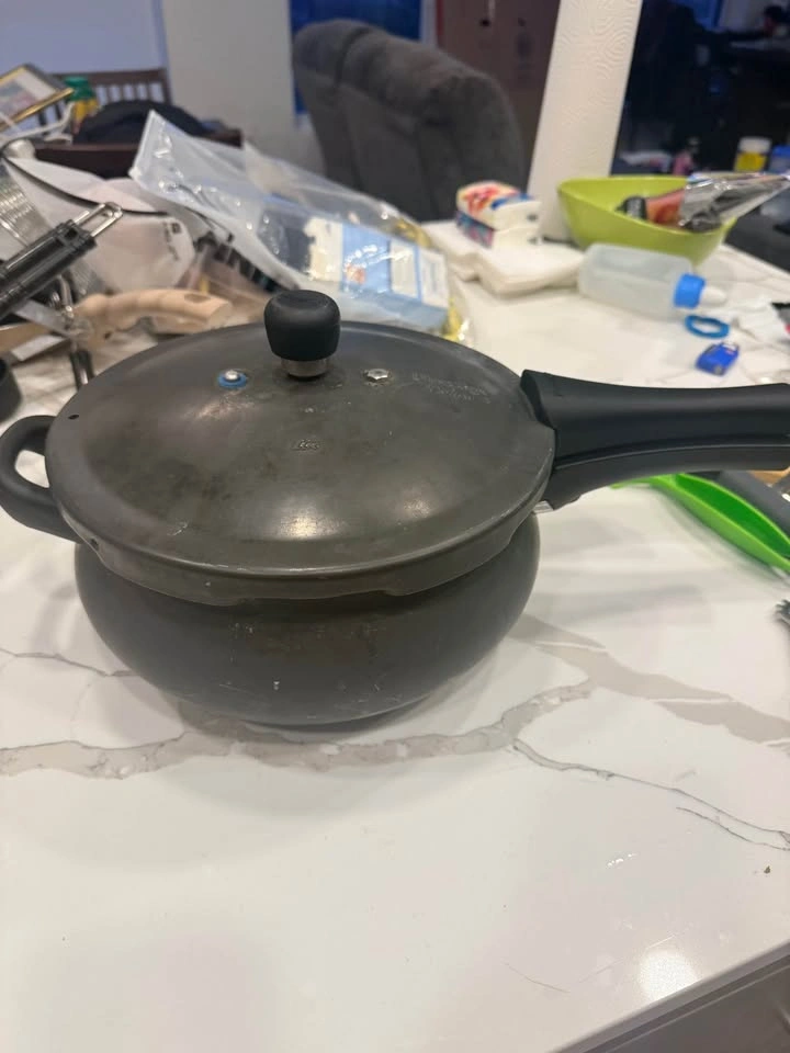 Cookware Bundle: T-fal Pan, Stainless Steel Pots, Pressure Cooke - photo 4