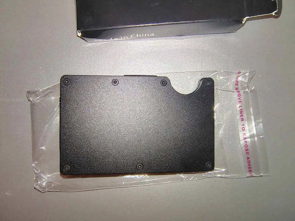 Minimalist Metal Wallet with AirTag Holder and Money Clip - photo 2
