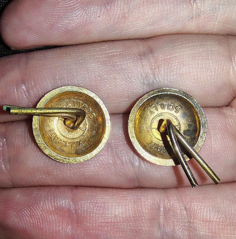Vintage William Scully Canada Crown Collar Pins - photo 2