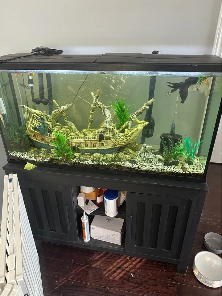 Fish tank and cabinet 65gal - photo 2