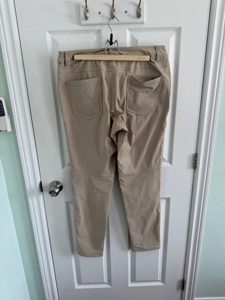 Lululemon Classic-Fit 5 Pocket Pant – WarpstremeTM – Khaki (33x3 - photo 3