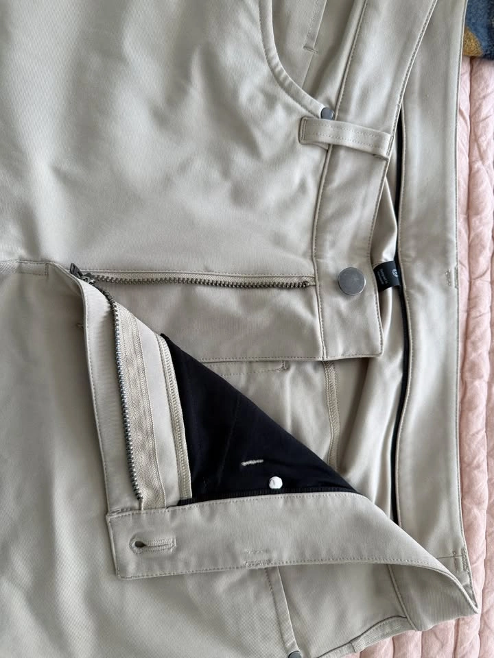 Lululemon Classic-Fit 5 Pocket Pant – WarpstremeTM – Khaki (33x3 - photo 4