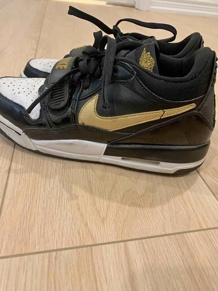 Jordan Legacy 312 Low Black Gold. Size Y6