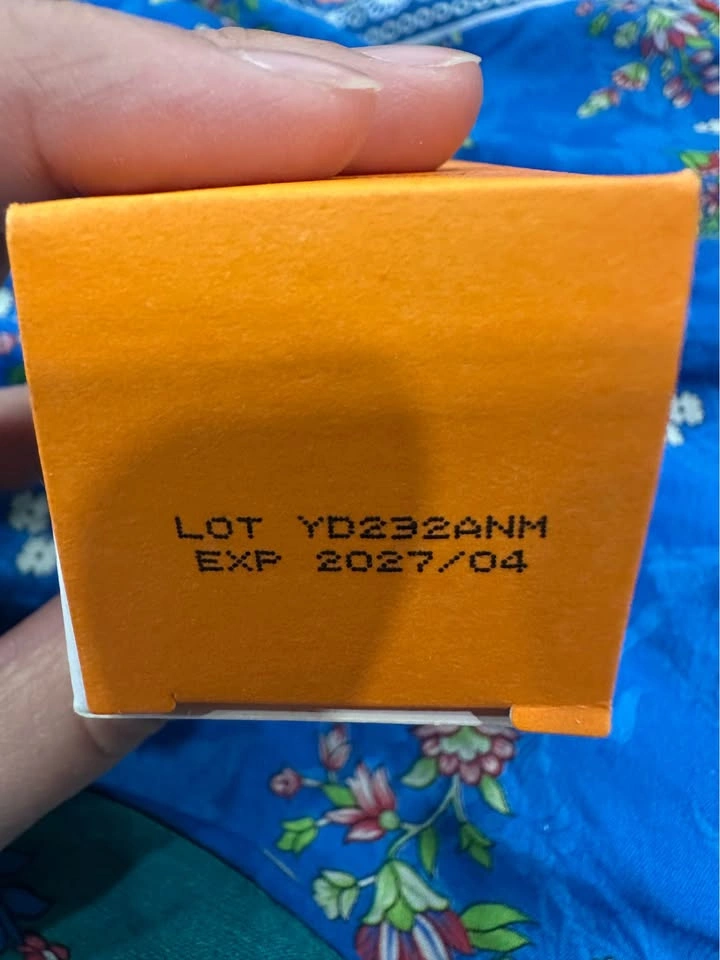 NEW Tinted Live Hueguard Tint SPF 50+ Sunscreen - Shade 07 - photo 3
