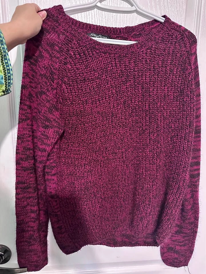 Pink/black Knit Sweater with elastic ends. NEW