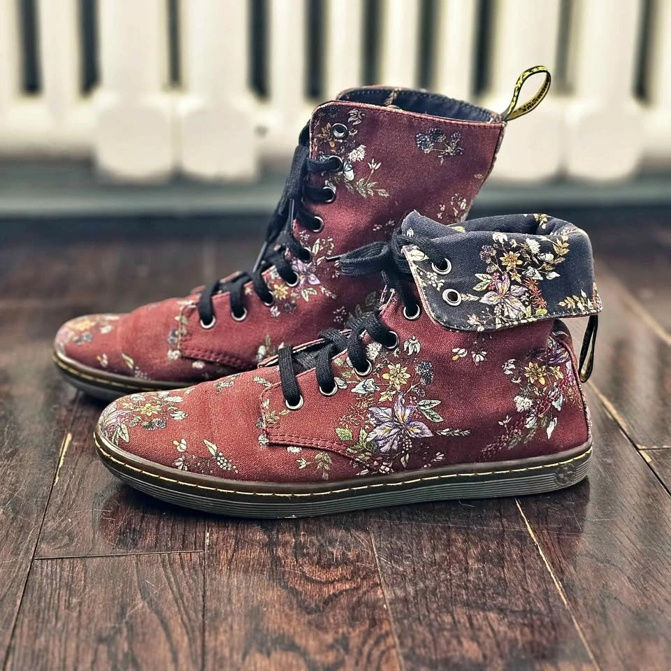 Size 9 Doc Martens Floral Canvas Stratford Boots