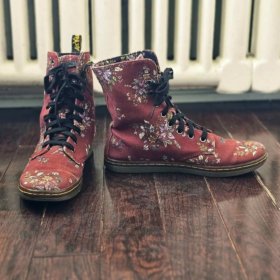 Size 9 Doc Martens Floral Canvas Stratford Boots - photo 4