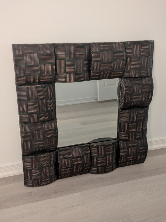 Decorative Metal-Framed Wall Mirror – Rustic Charm (32” x 32”)