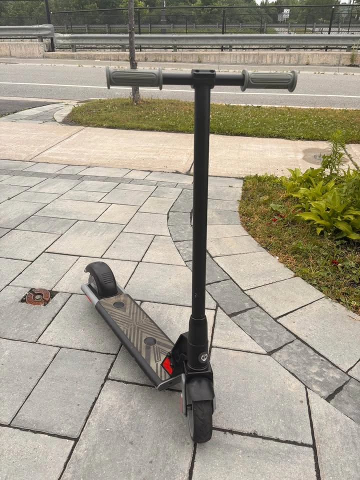 Gotrax Electric Scooter - photo 2